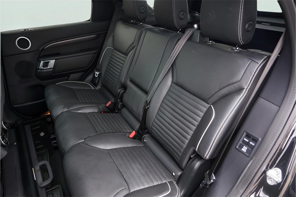 2024 Land Rover Discovery Metropolitan Edition