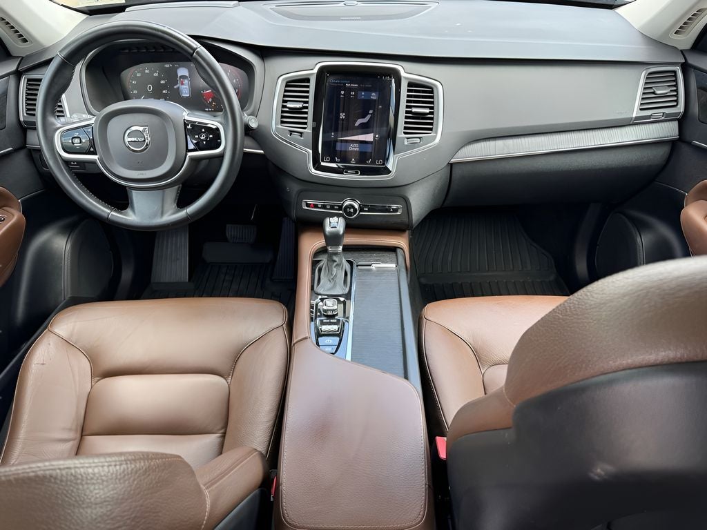 2020 Volvo XC90 T6 Momentum