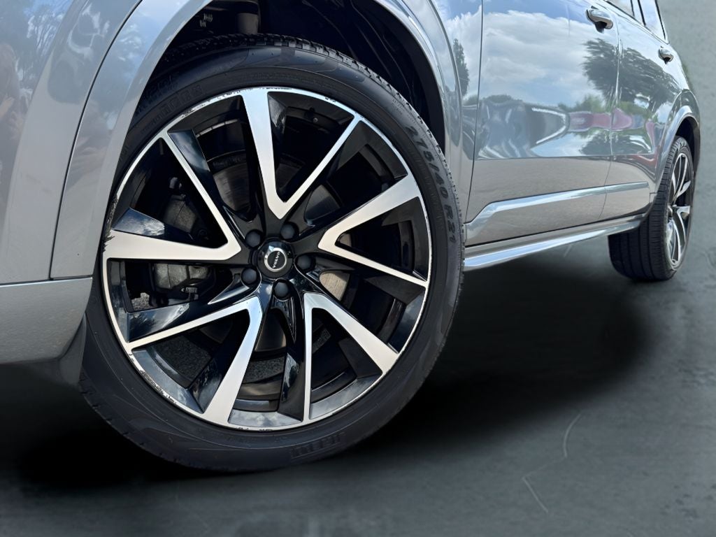 2020 Volvo XC90 T6 Momentum