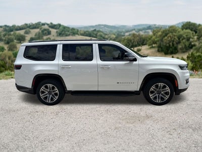 2023 Jeep Wagoneer Base