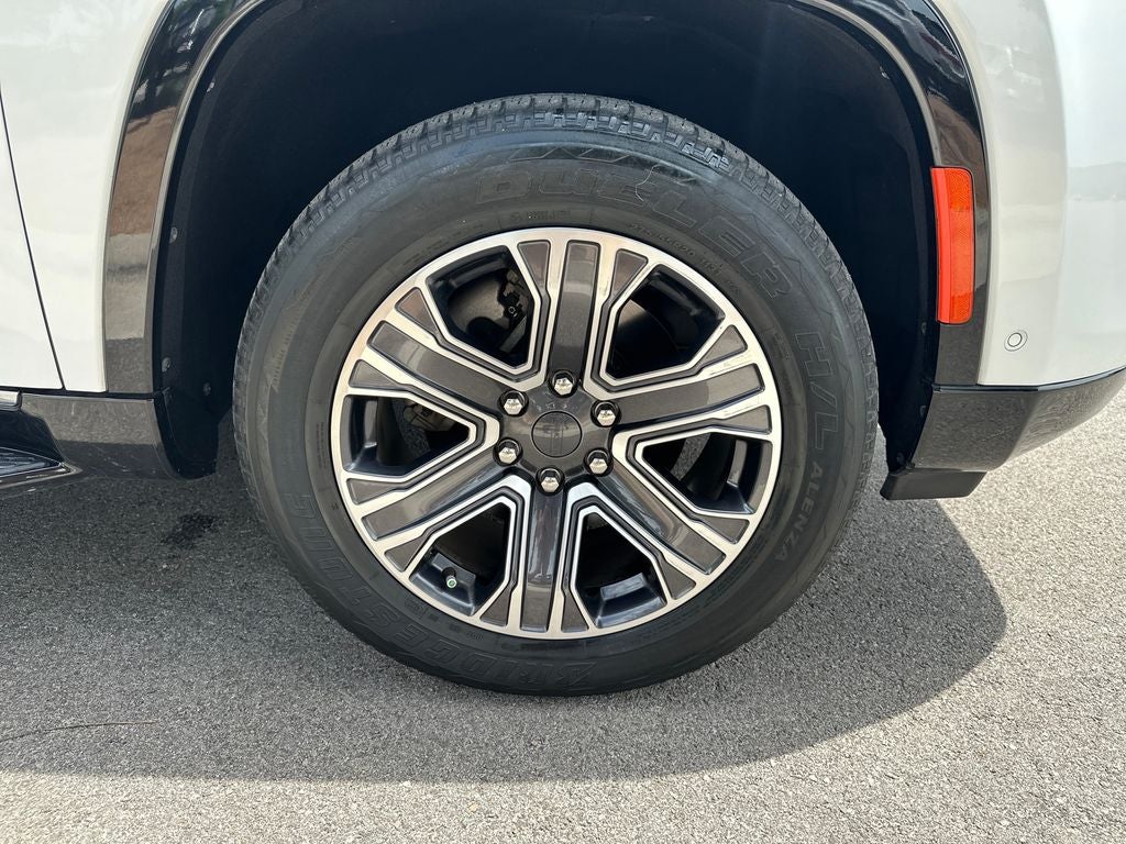 2023 Jeep Wagoneer Base