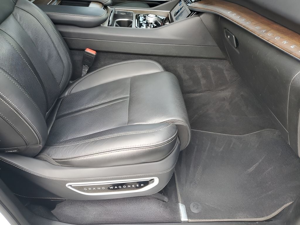 2023 Jeep Grand Wagoneer Base