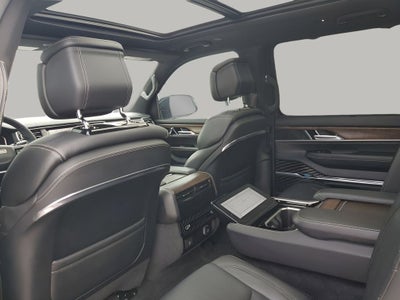 2023 Jeep Grand Wagoneer Base