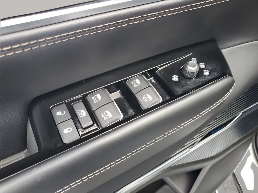 2023 Jeep Grand Wagoneer Base