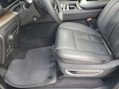 2023 Jeep Grand Wagoneer Base