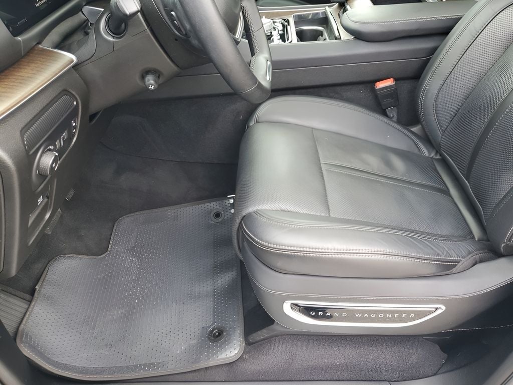 2023 Jeep Grand Wagoneer Base