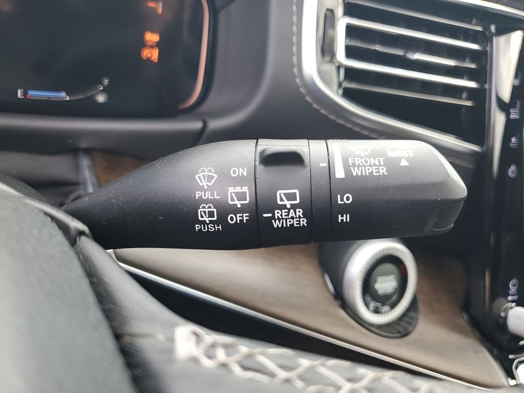 2023 Jeep Grand Wagoneer Base