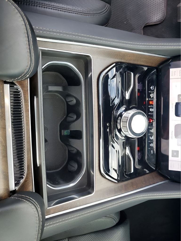 2023 Jeep Grand Wagoneer Base