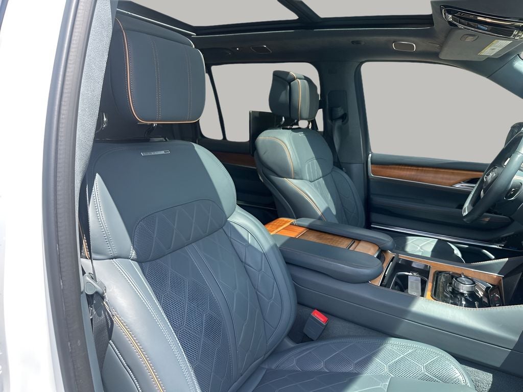 2022 Jeep Grand Wagoneer Series III