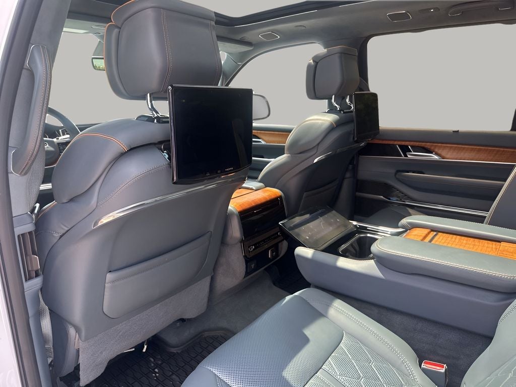 2022 Jeep Grand Wagoneer Series III