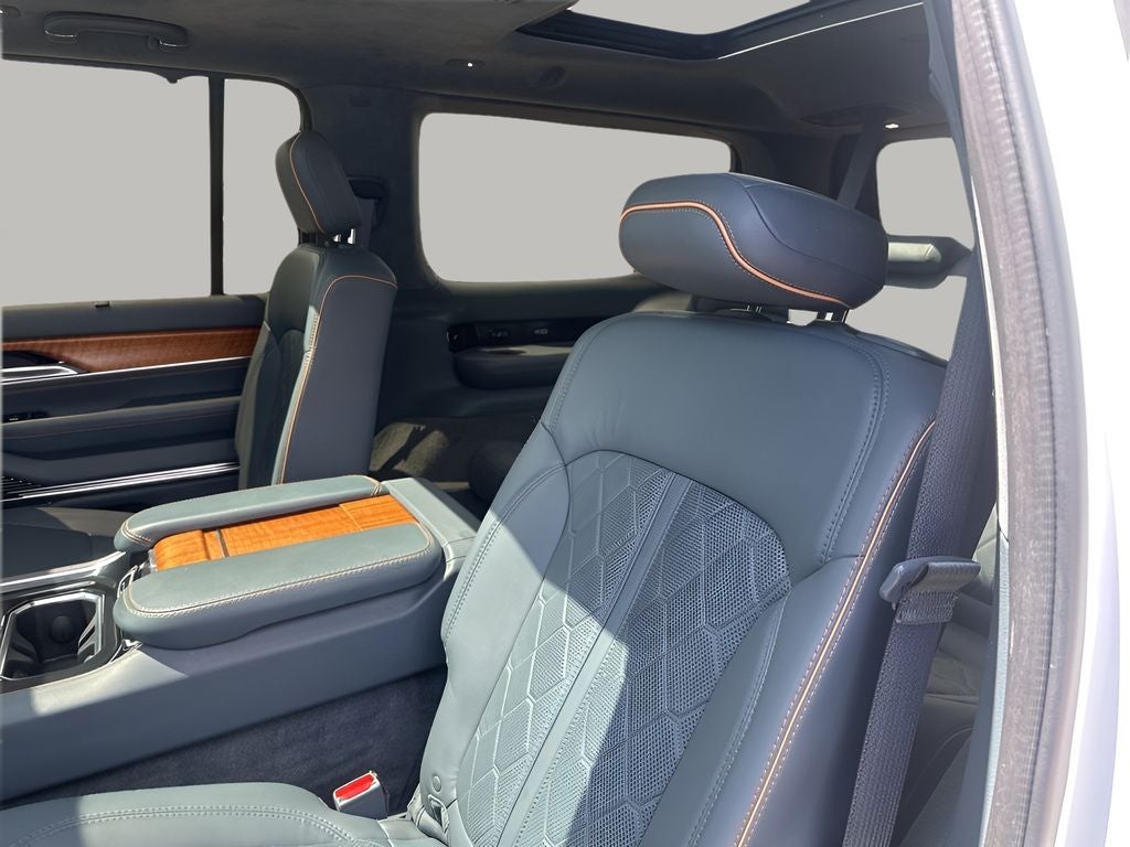 2022 Jeep Grand Wagoneer Series III