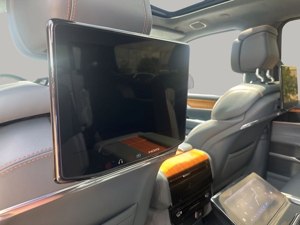 2022 Jeep Grand Wagoneer Series III