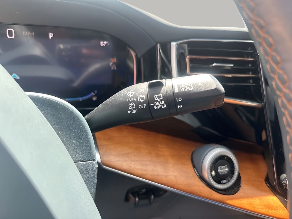 2022 Jeep Grand Wagoneer Series III