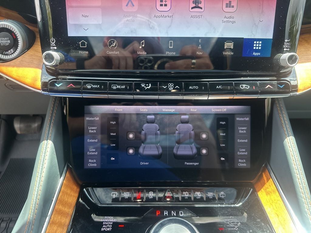 2022 Jeep Grand Wagoneer Series III