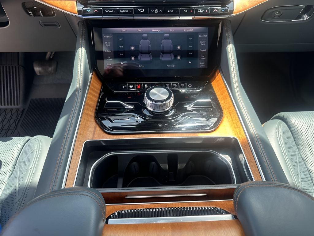 2022 Jeep Grand Wagoneer Series III