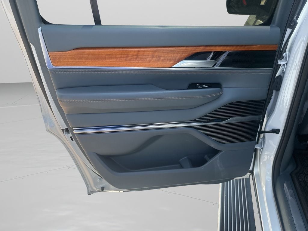 2022 Jeep Grand Wagoneer Series III