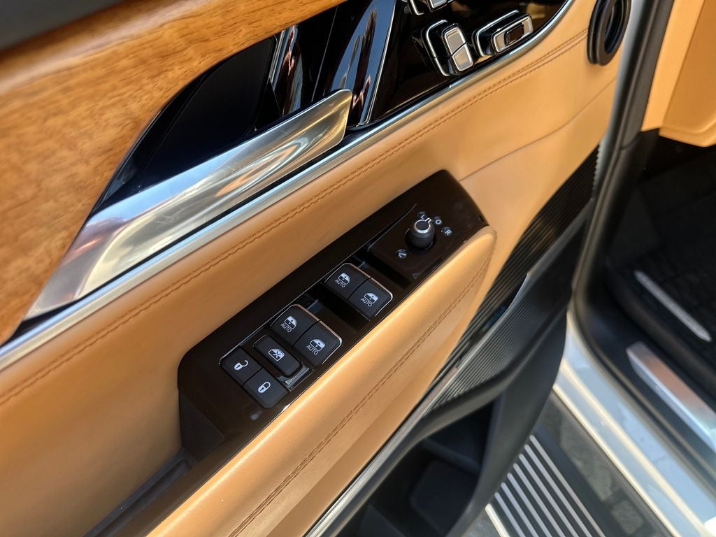 2022 Jeep Grand Wagoneer Series III