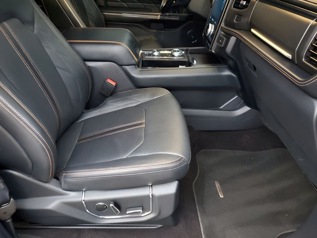 2023 Ford Expedition Max Platinum