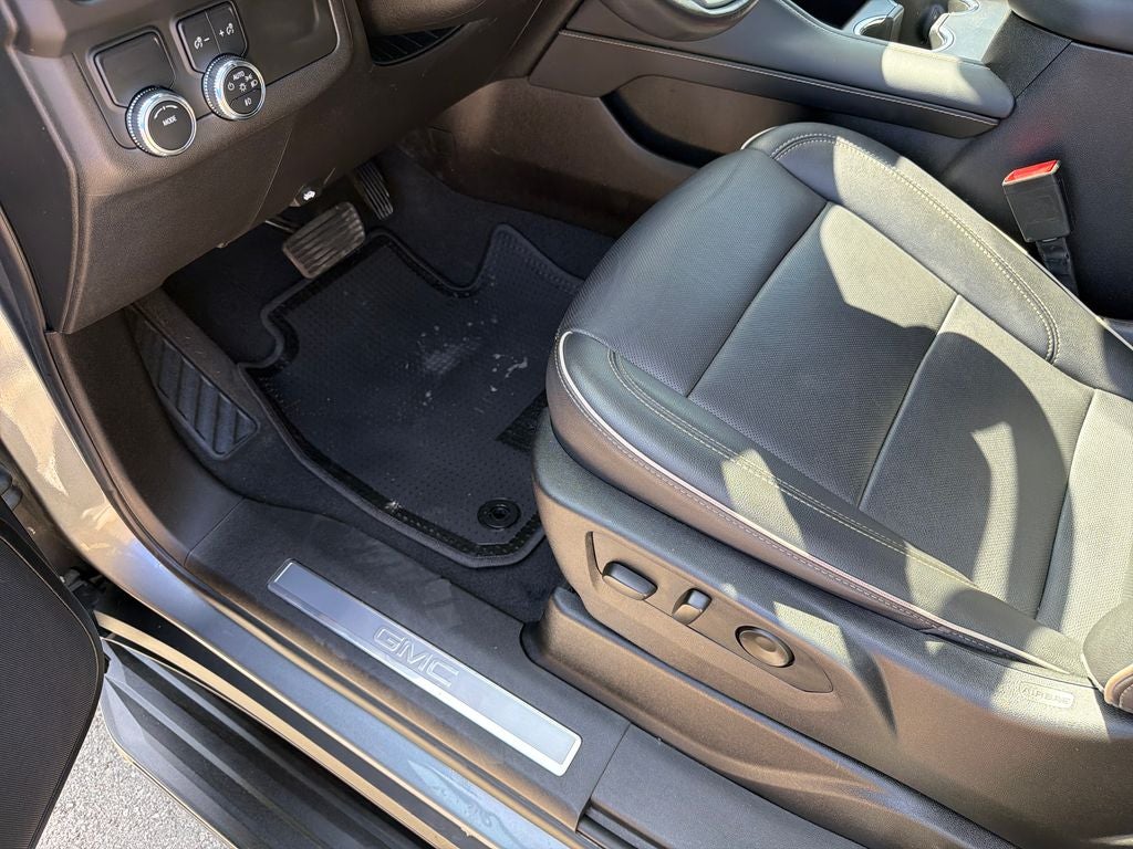 2022 GMC Yukon SLT