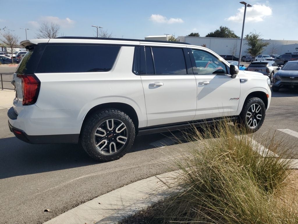 2022 GMC Yukon XL AT4