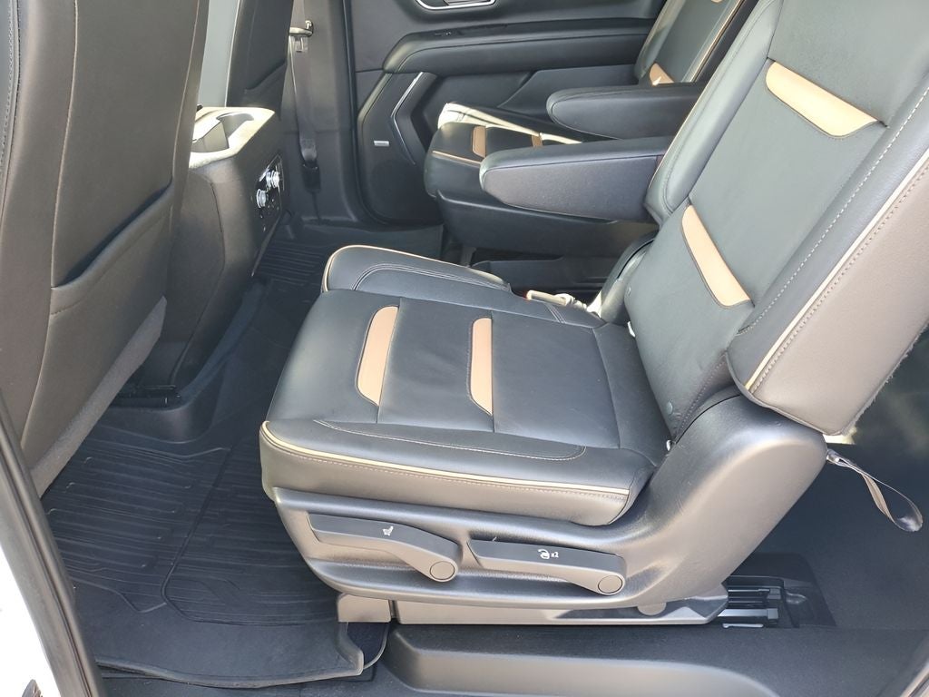 2022 GMC Yukon XL AT4