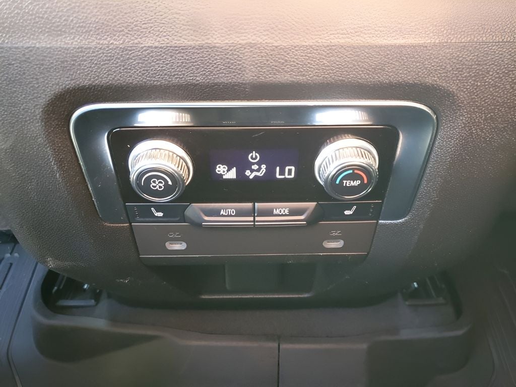 2022 GMC Yukon XL AT4