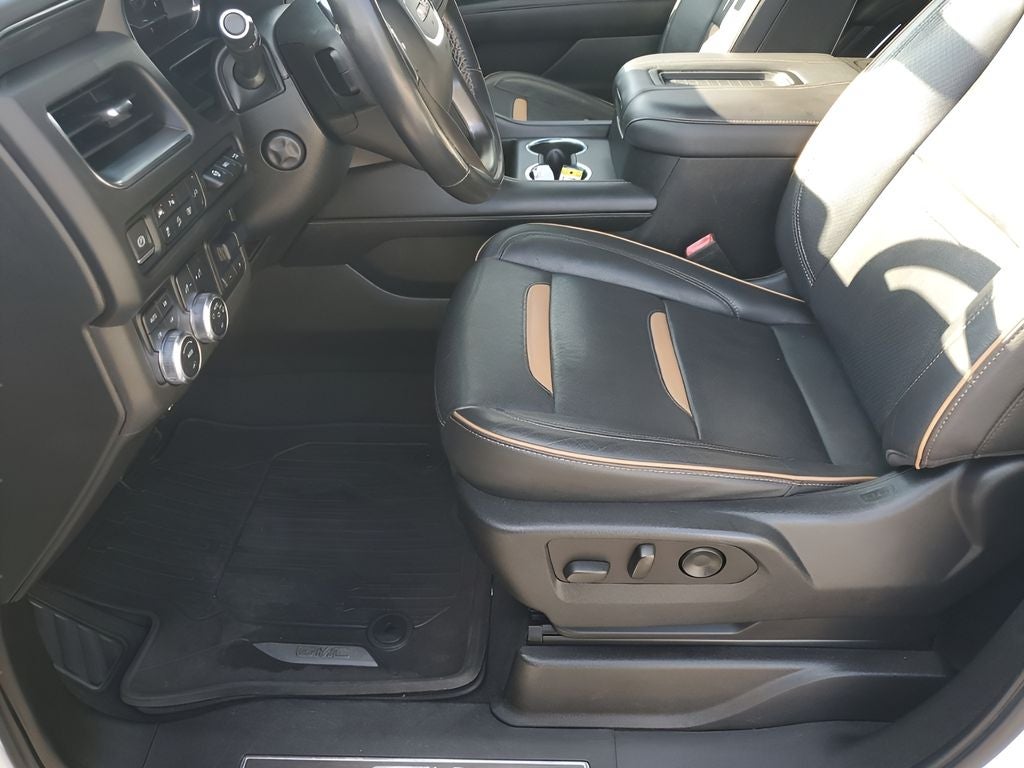 2022 GMC Yukon XL AT4