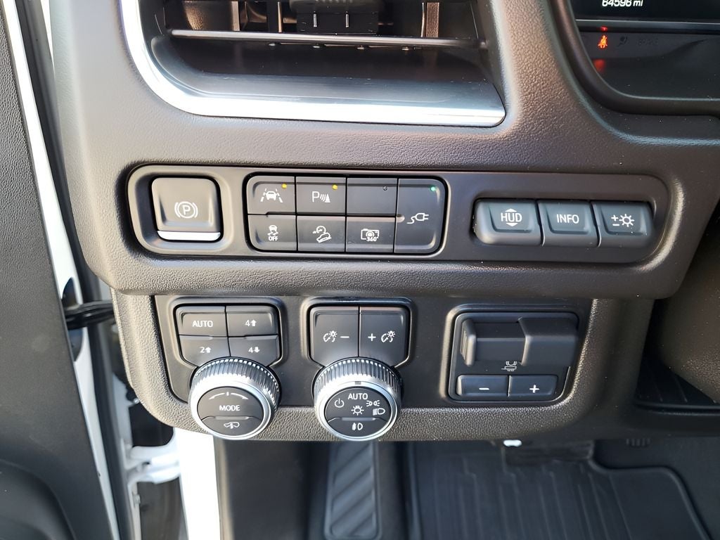 2022 GMC Yukon XL AT4