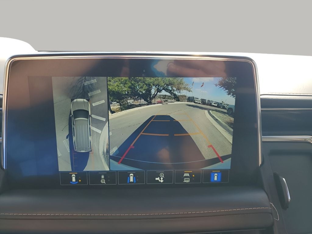 2022 GMC Yukon XL AT4