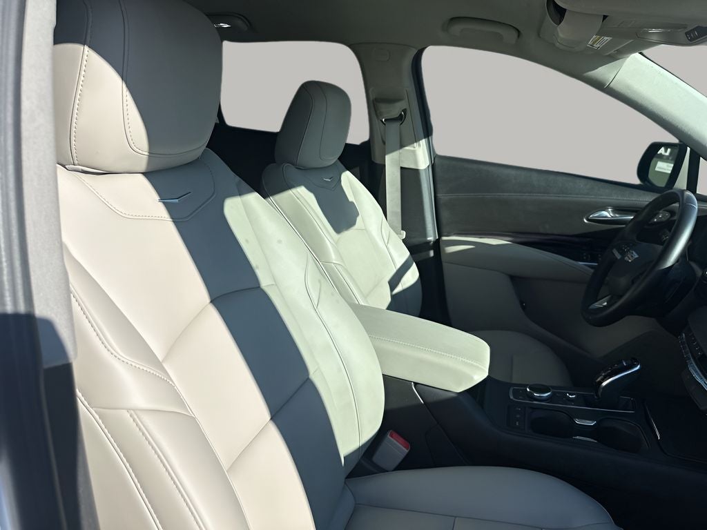 2022 Cadillac XT4 Luxury