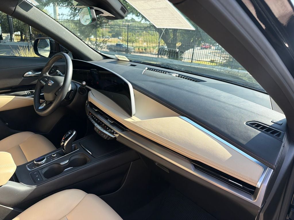 2024 Cadillac XT4 Luxury