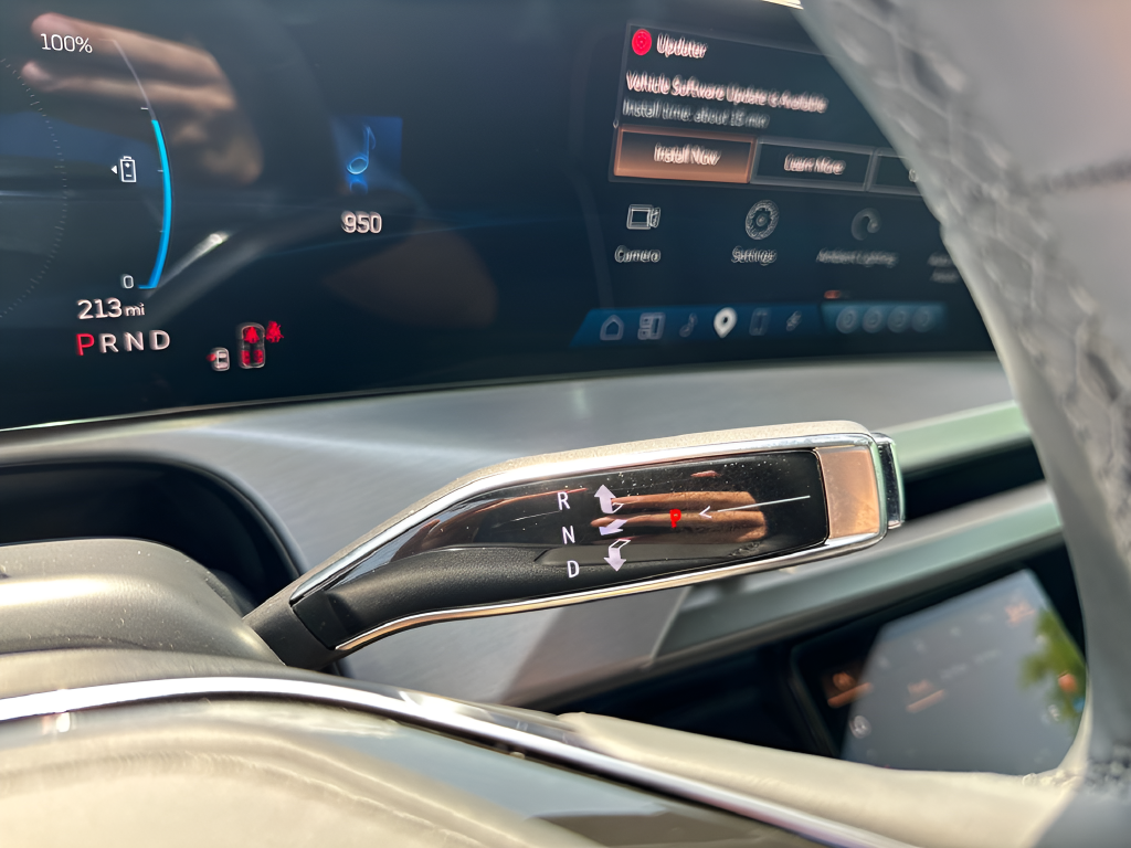 2026 Cadillac VISTIQ Platinum
