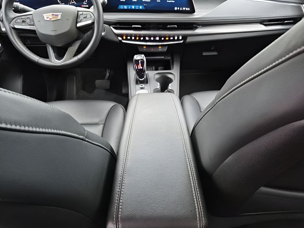 2025 Cadillac XT4 Premium Luxury