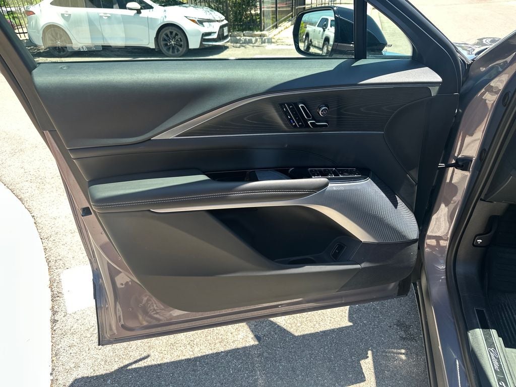 2025 Cadillac LYRIQ Luxury