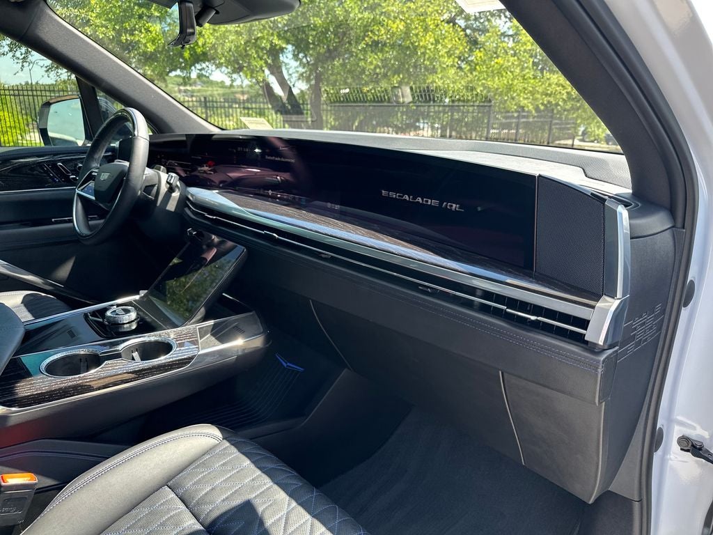 2026 Cadillac ESCALADE IQL Luxury