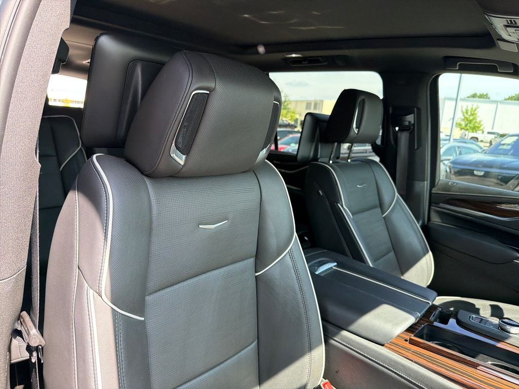 2023 Cadillac Escalade ESV Premium