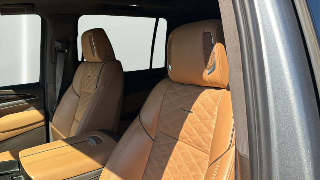2023 Cadillac Escalade ESV Premium