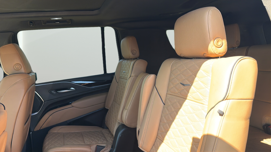 2023 Cadillac Escalade ESV Premium
