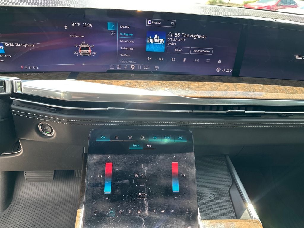 2025 Cadillac Escalade Sport Platinum