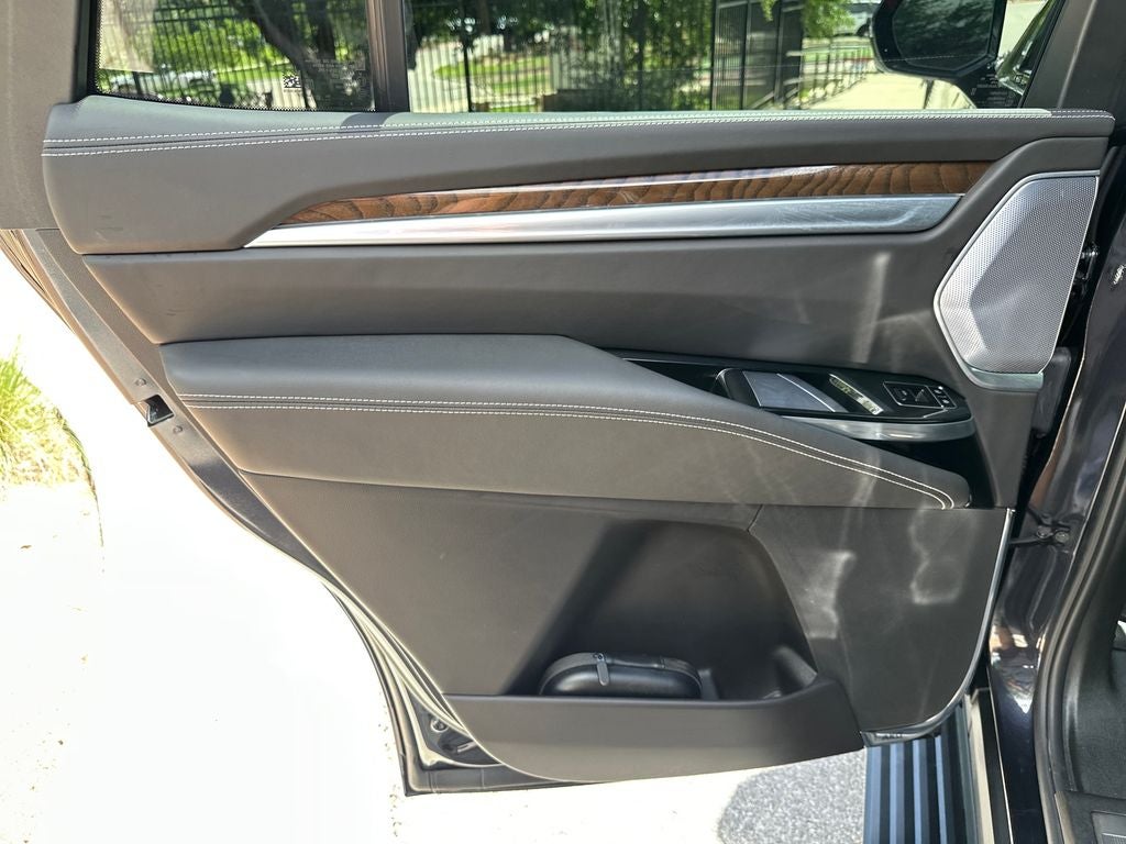 2025 Cadillac Escalade Sport Platinum