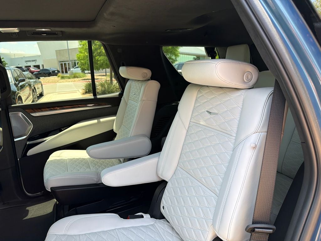 2025 Cadillac Escalade Sport Platinum