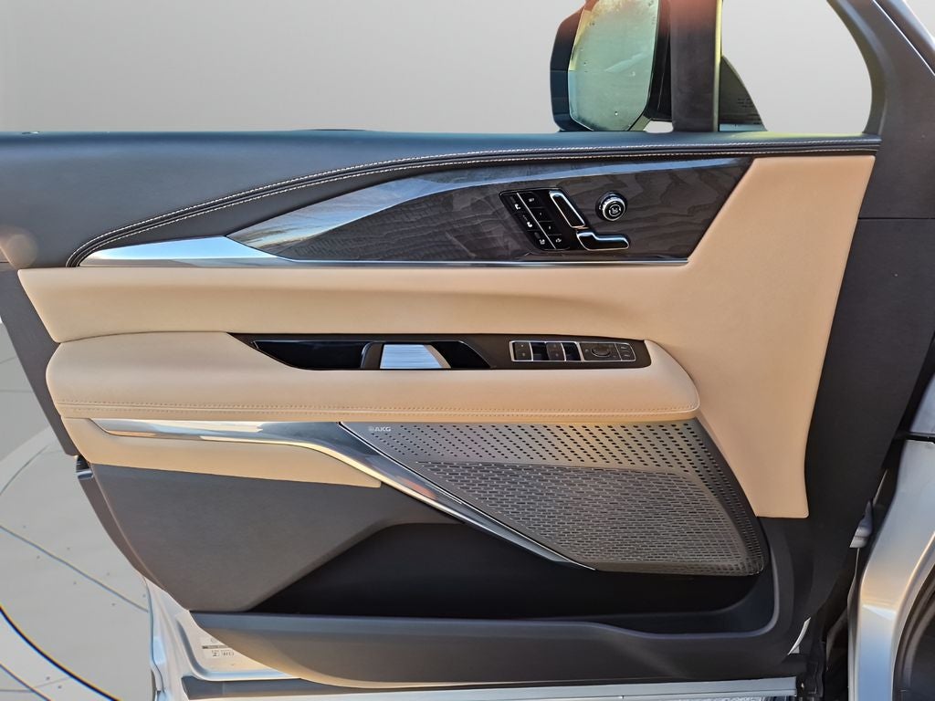 2025 Cadillac ESCALADE IQ Luxury 2