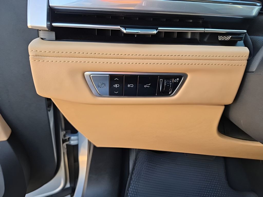 2025 Cadillac ESCALADE IQ Luxury 2