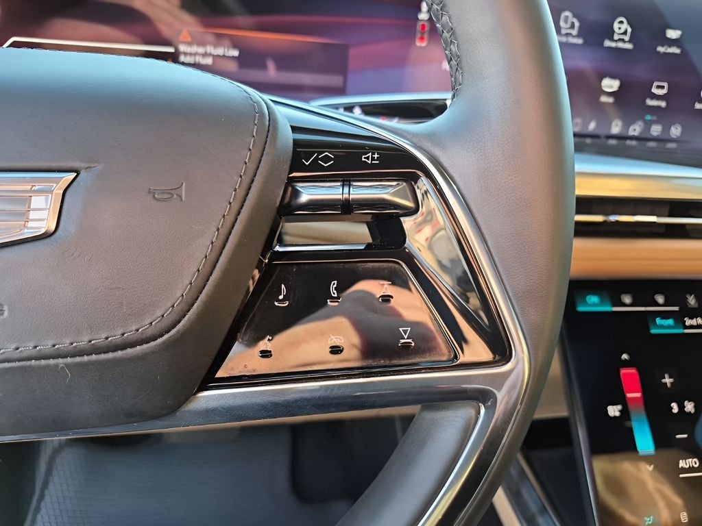 2025 Cadillac ESCALADE IQ Luxury 2