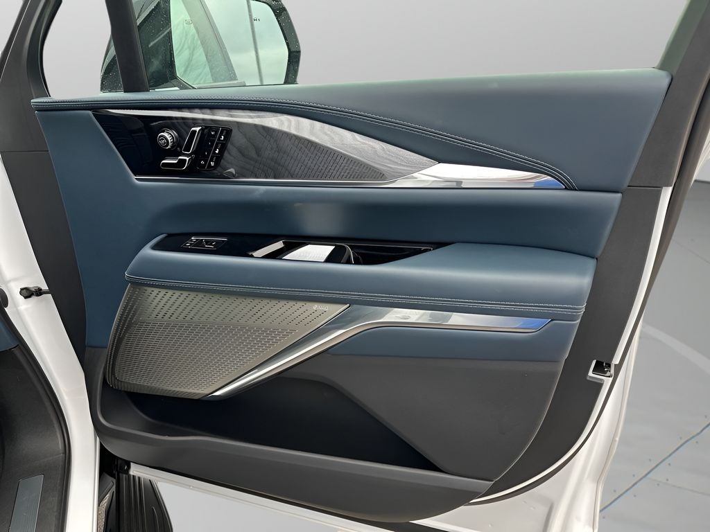 2025 Cadillac ESCALADE IQ Luxury 2