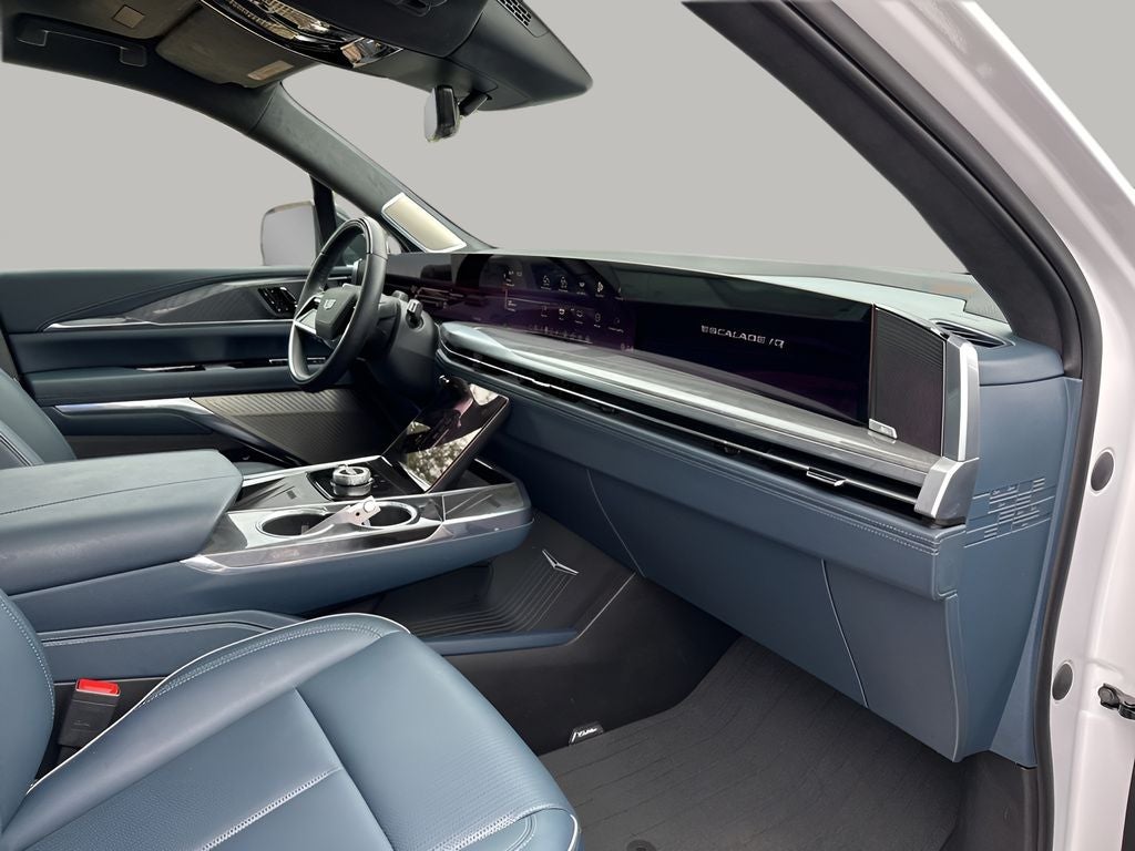 2025 Cadillac ESCALADE IQ Luxury 2