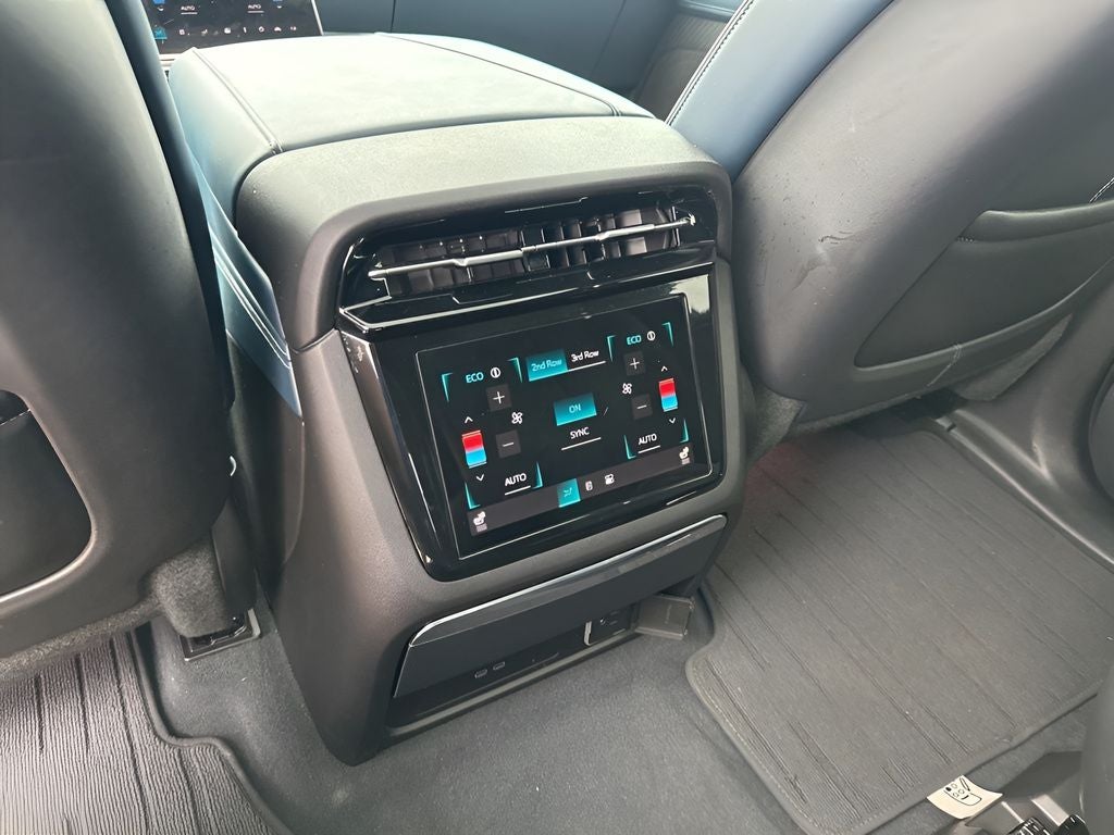 2025 Cadillac ESCALADE IQ Luxury 2