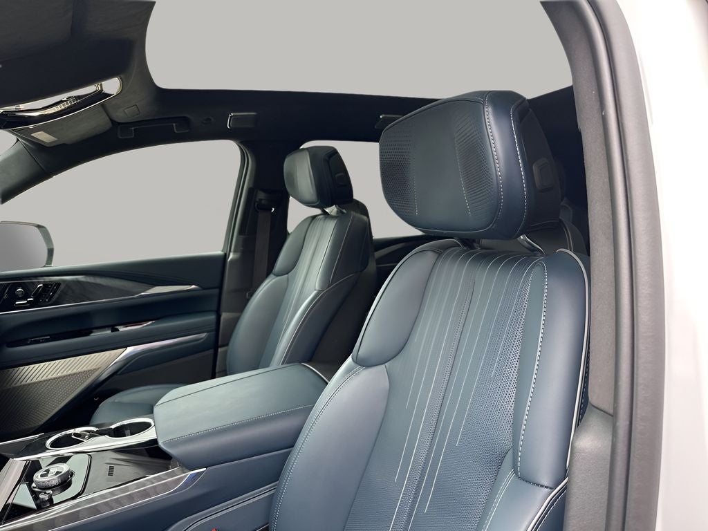 2025 Cadillac ESCALADE IQ Luxury 2