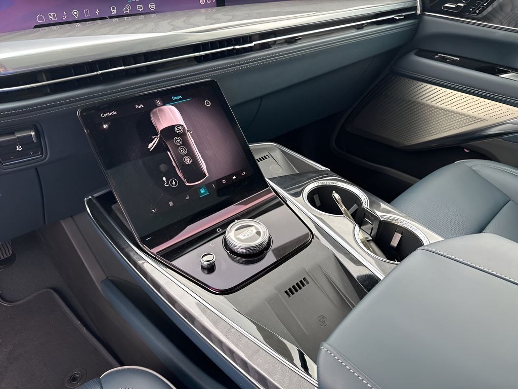 2025 Cadillac ESCALADE IQ Luxury 2