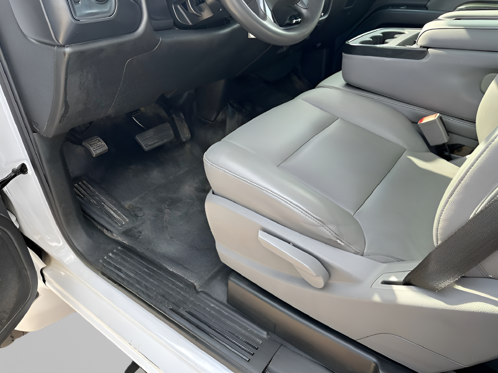 2022 Chevrolet Silverado 6500HD 1WT